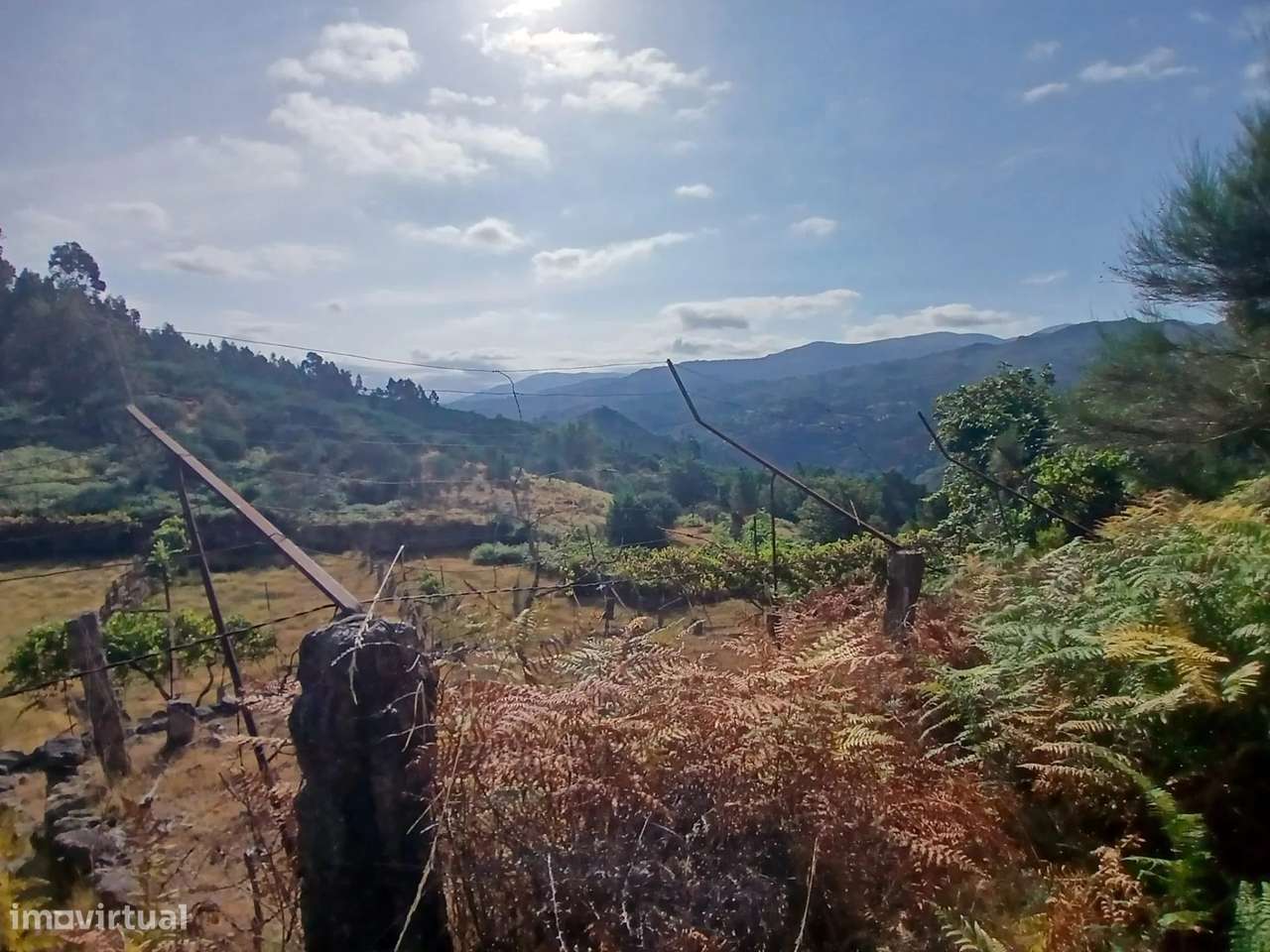 Terreno rústico com casa em pedra para recuperar – Soajo, Arcos de Val-29
