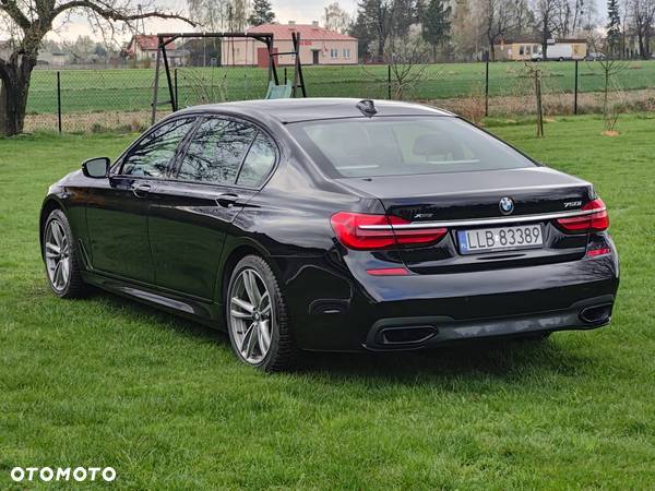 BMW Seria 7 750Li xDrive - 16