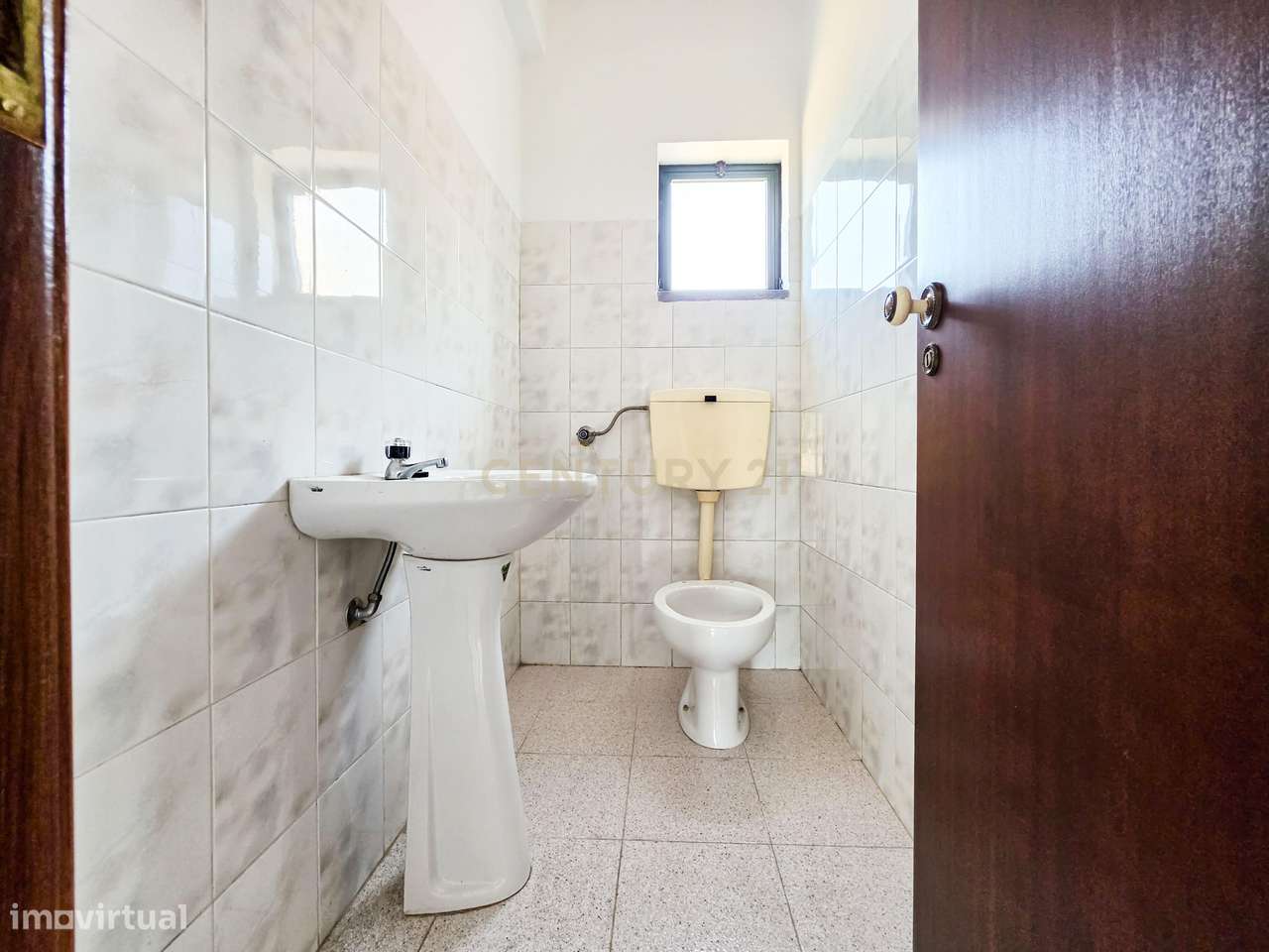 Moradia T3 + Loja em Fernão Ferro, Seixal - Oportunidade Única!-17