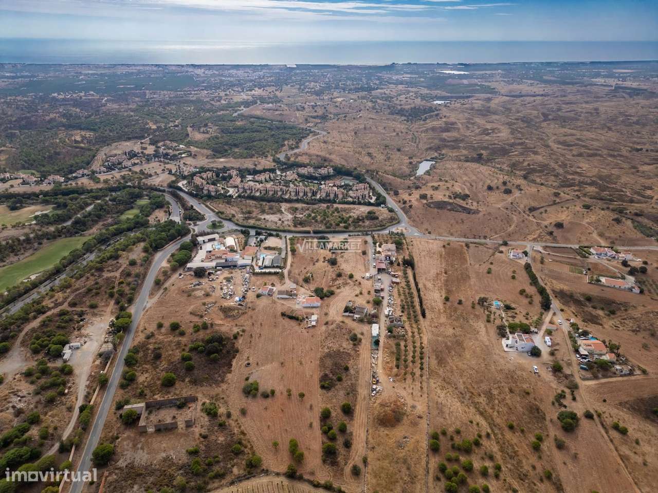 Ruína com 294 m2 inserida num terreno com 14668 m2 situada próxima do - Grande imagem: 4/24