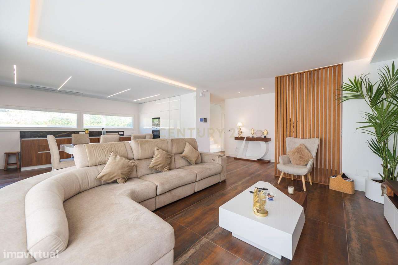 Excelente moradia geminada V4 em Urbanização nova na zona de Albarraqu-20