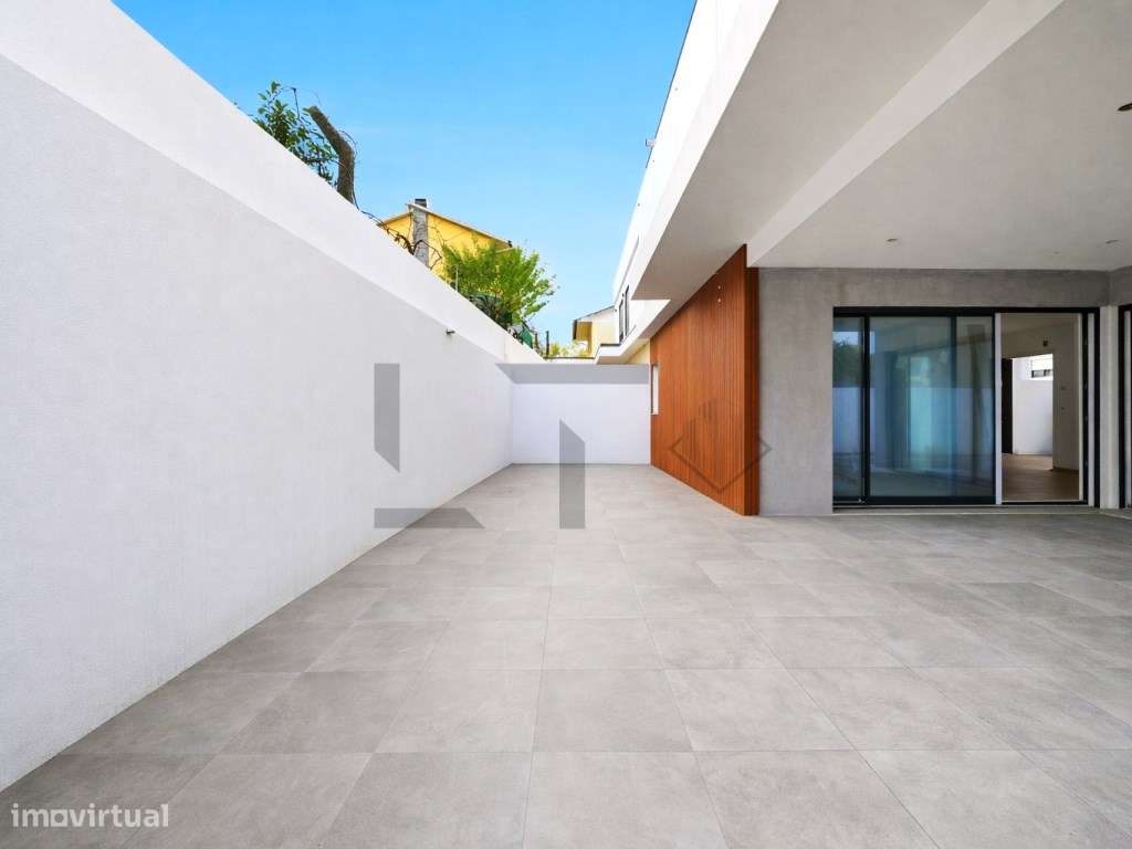 Fantástica Moradia T3 Pronta a Estrear com 3 Suítes, Jardim e Parqu... - Grande imagem: 5/28