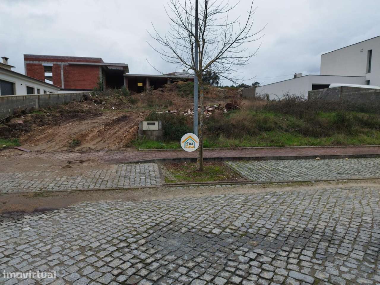 Terreno urbano em Tamel S. Veríssimo, área 637,20 m2, com alguma vista - Grande imagem: 2/11