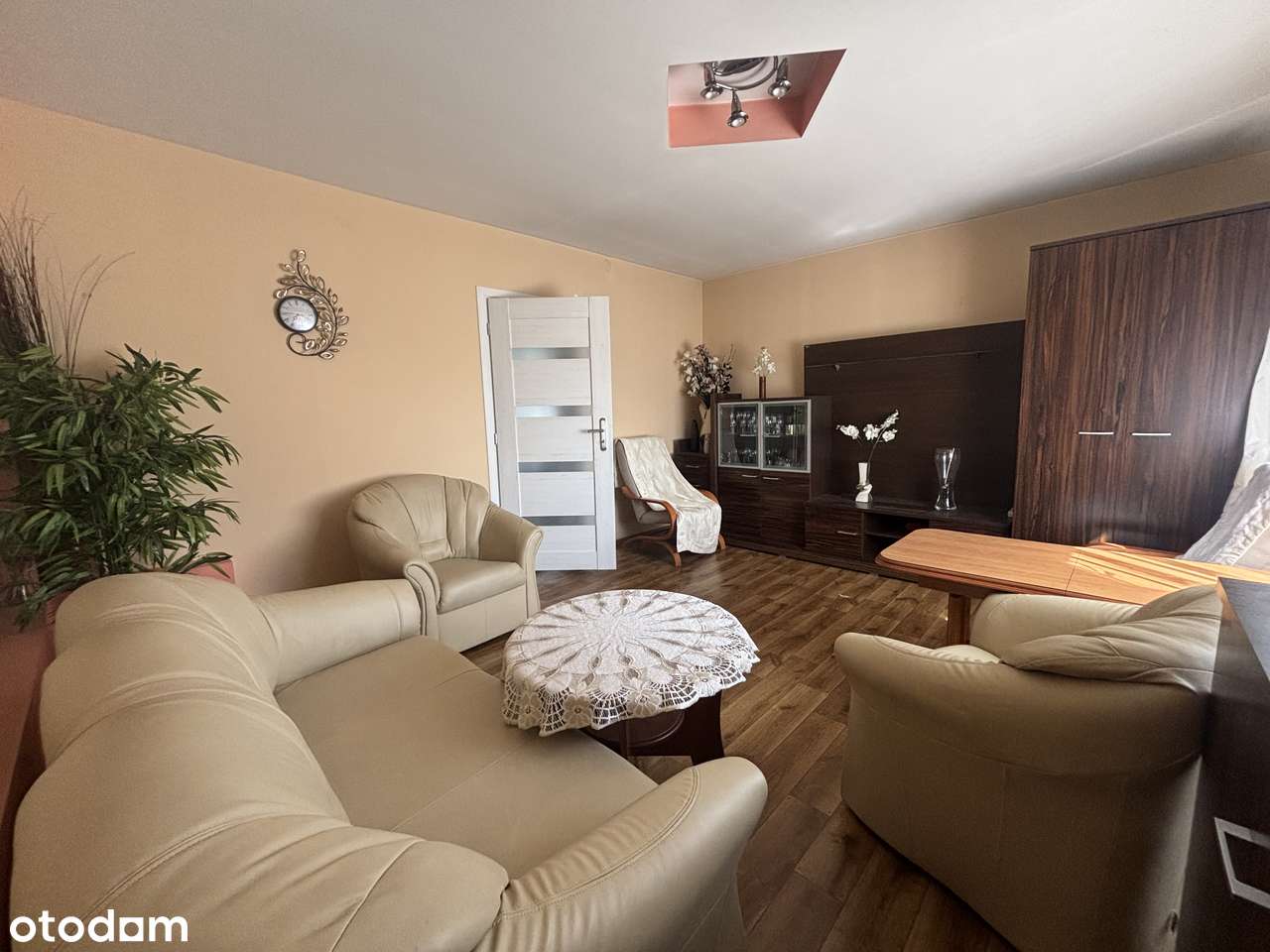 Dom z potencjałem w dobrej lokalizacji-17