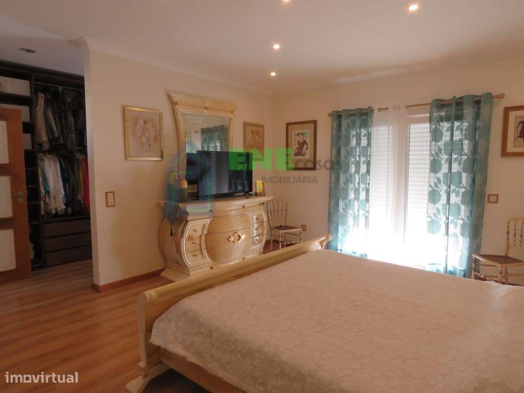 Moradia T5 Isolada em Barril-30