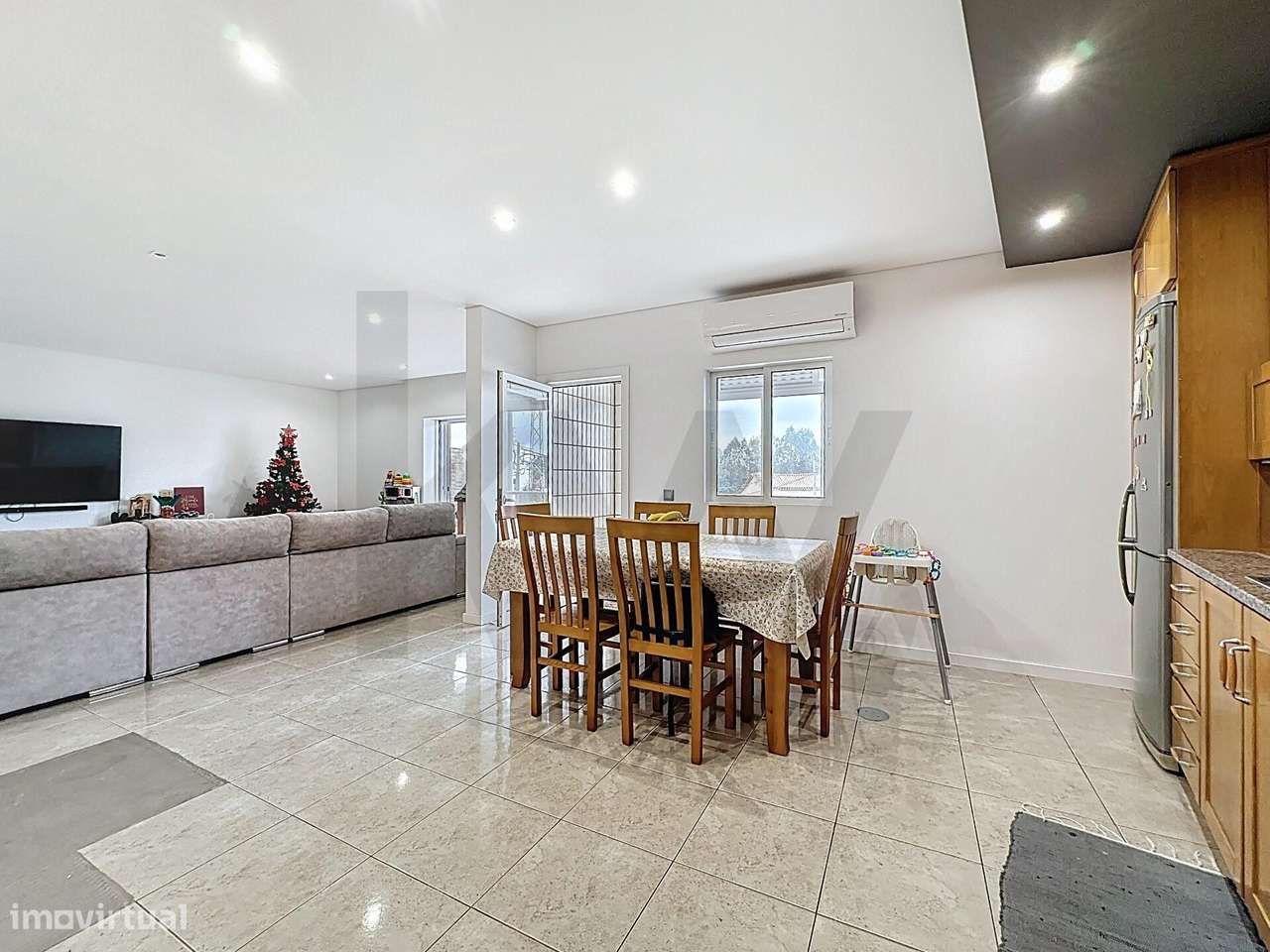 Apartamento T2 c/ Garagem Fechada 2 Carros - 161m2 - Perfeito Estado - - Grande imagem: 5/28