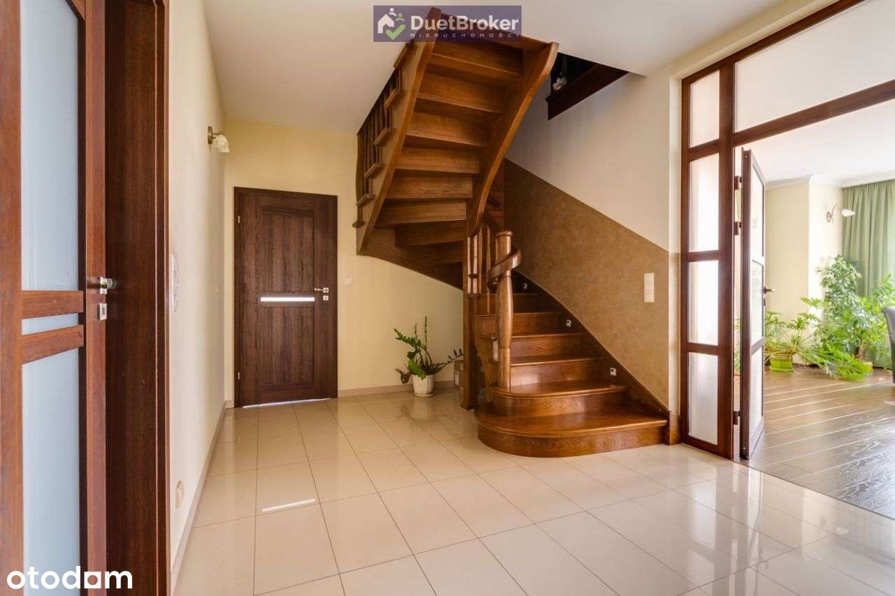 Rezydencja W Stylu Dworkowym-Brąswałd-Duża Działka-17