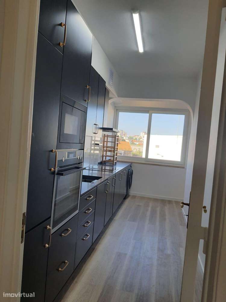 Apartamento T2 Remodelado Corroios