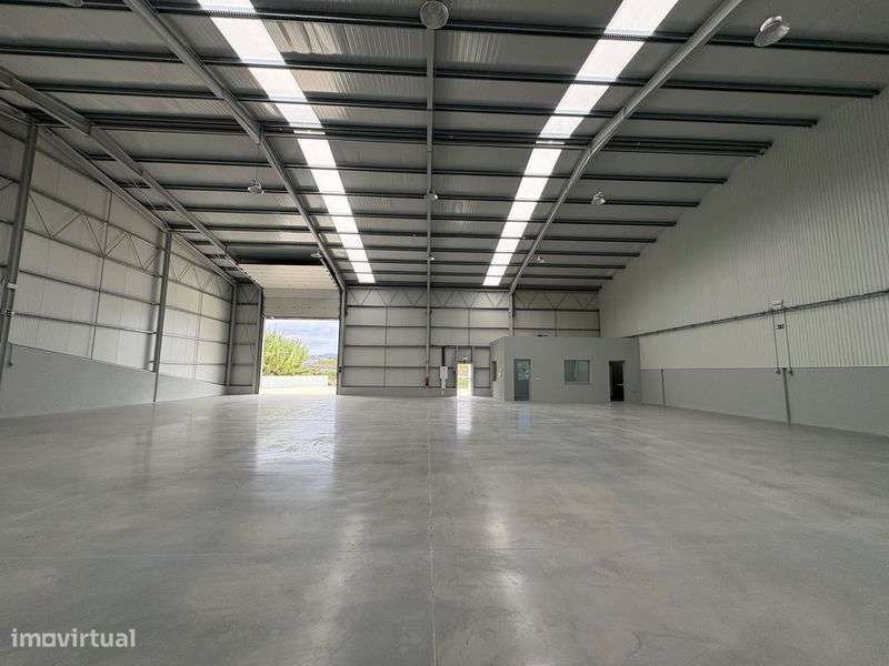 PAVILHÃO NOVO para arrendamento em frente á IC2/N1 - Grande imagem: 4/8