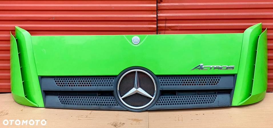 MERCEDES ACTROS MP4 -grill maska - Części różne 3 tys.netto - 1