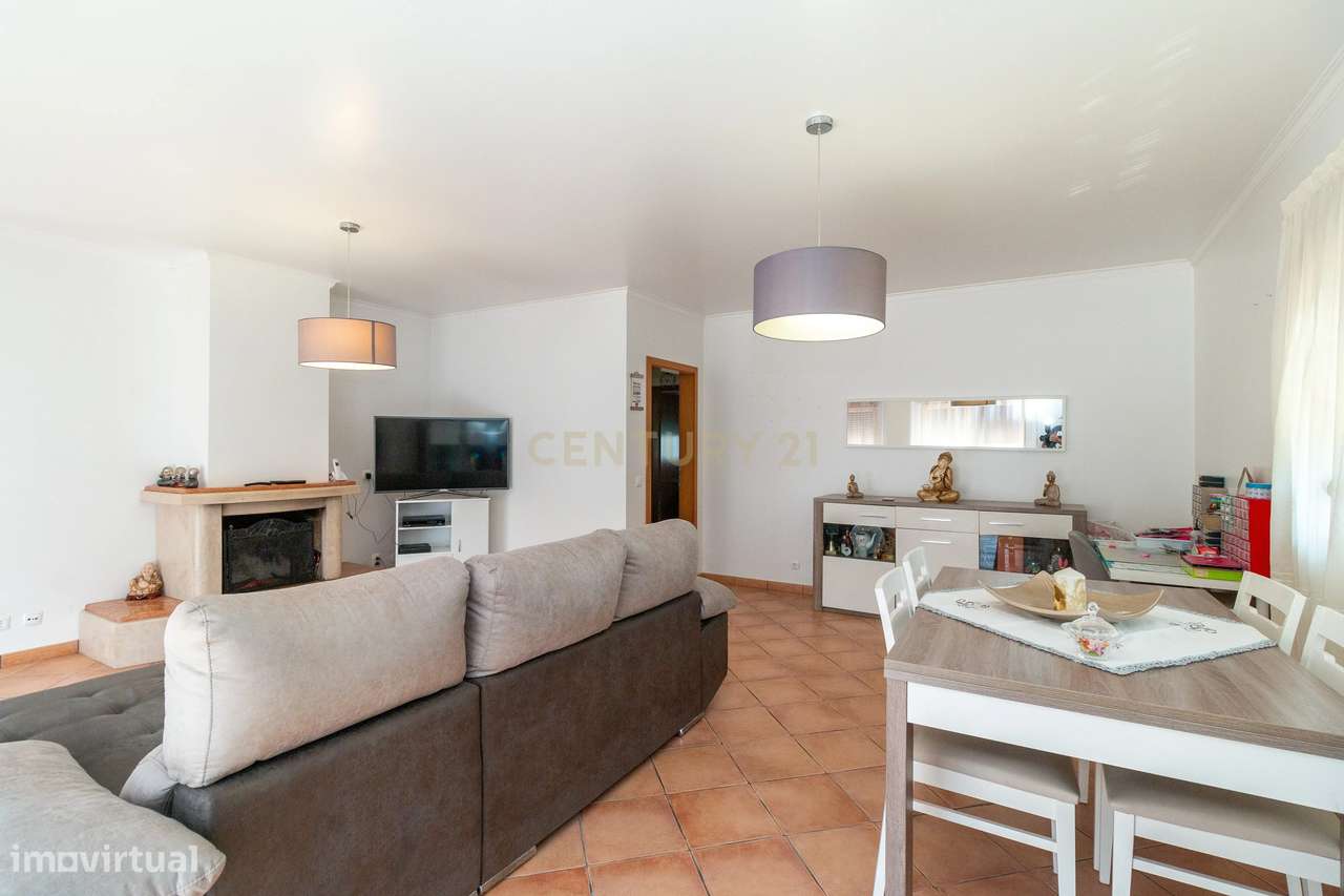 Moradia de Qualidade com 4 Quartos, Excelente Localização e Espaços Am - Grande imagem: 5/35