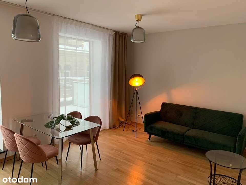 Przestronne 2-pokojowe mieszkanie z balkonem i garażem-10