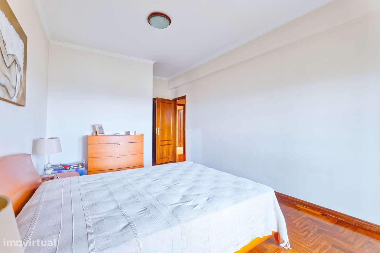 Apartamento T3 com excelentes áreas e uma vista deslumbrante...-12