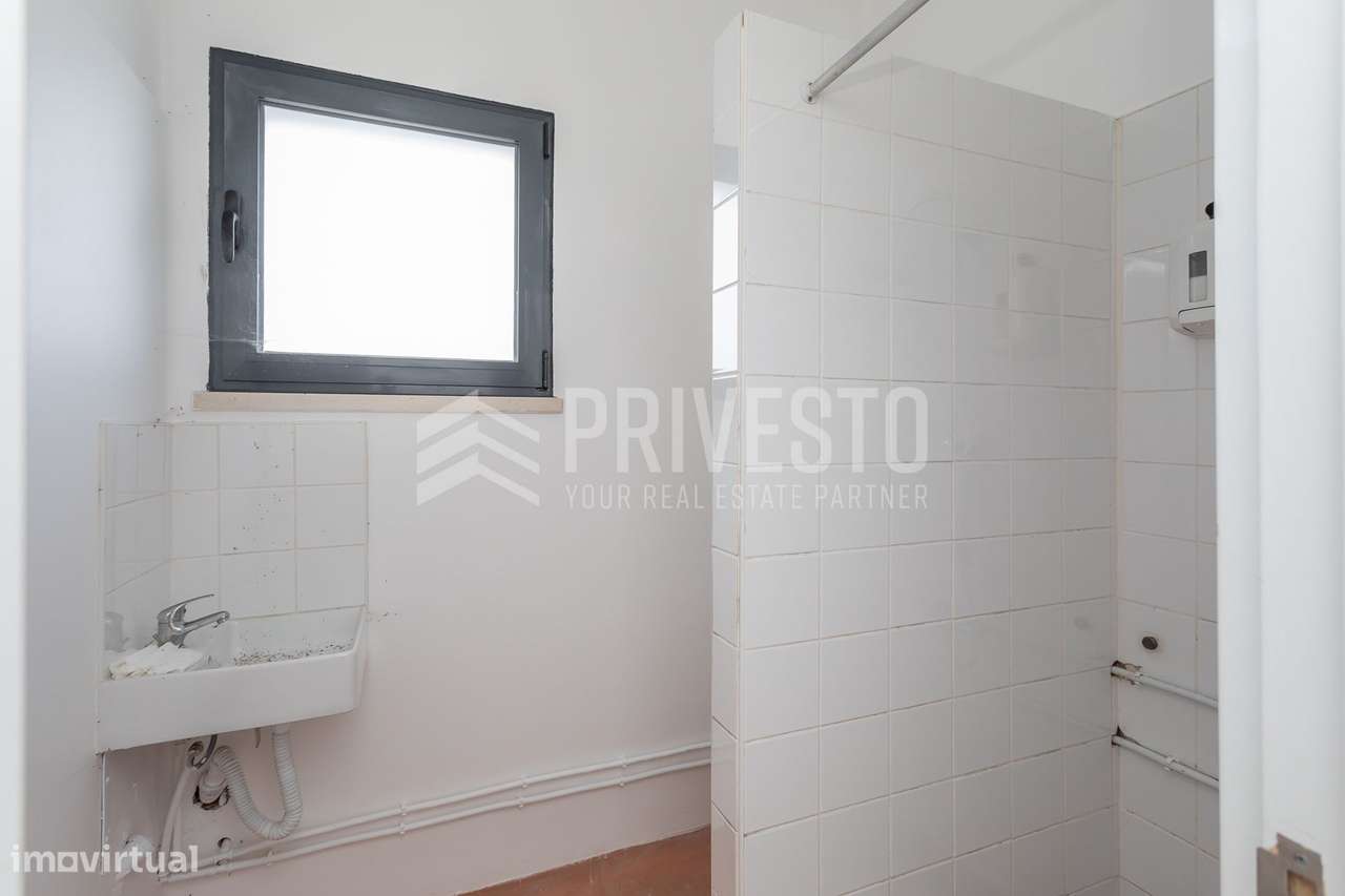 Moradia para Reabilitar inserida em terreno com 3000m2 - Quinta do Anj-6