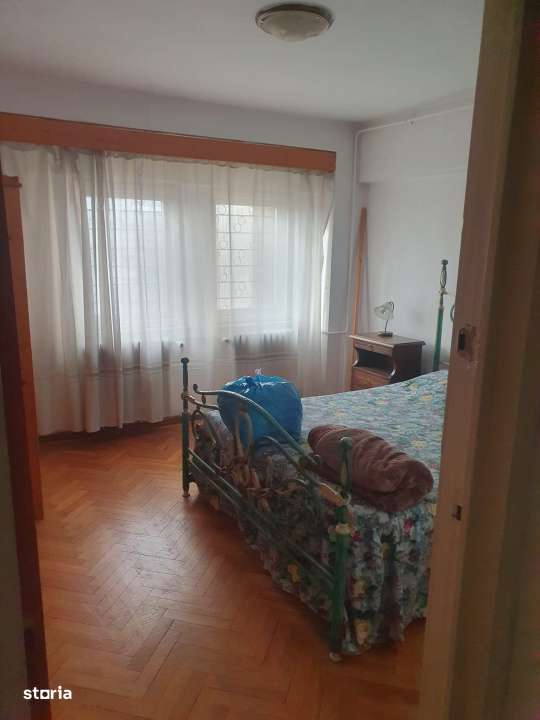 Apartament spatios -4 camere-decomandat-Bulevardul Unirii –Palatul P - Imagine principală: 4/10