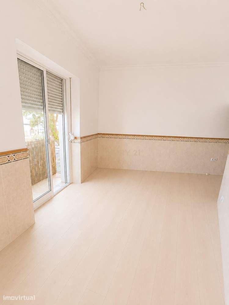 Apartamento T2 na Mina – Amadora | Localização de excelência junto ao-12