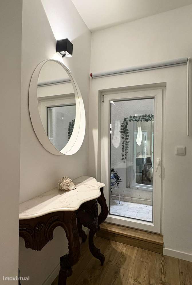 Apartamento renovado no Chiado-8