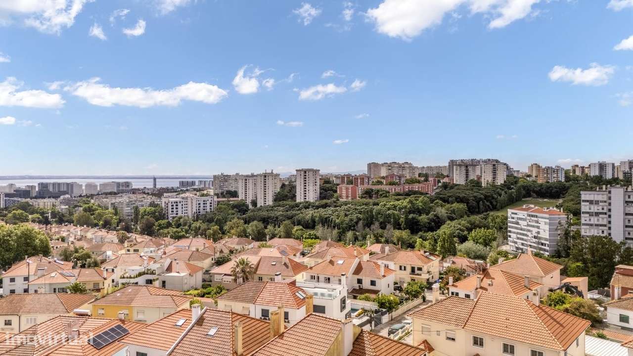 Moradia T4 com jardim, Encarnação, Lisboa-37