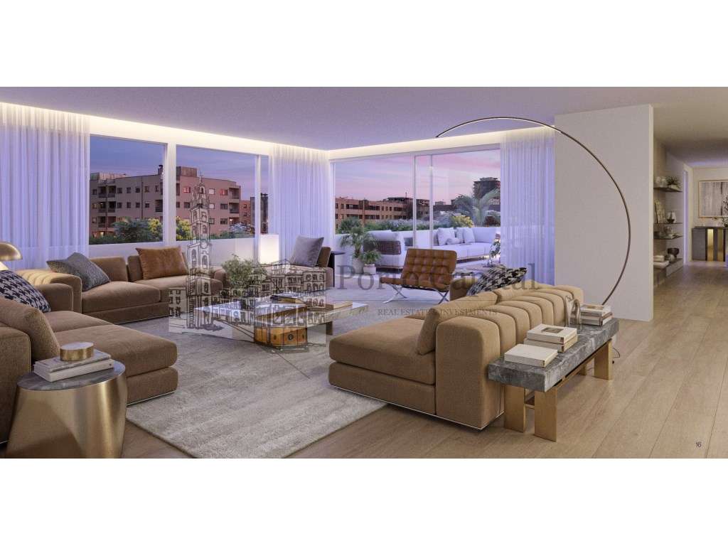 LUXUOSOS APARTAMENTOS T4 , COM VARANDA/TERRAÇO, ARRUMOS E 3 LUGARES... - Grande imagem: 4/32