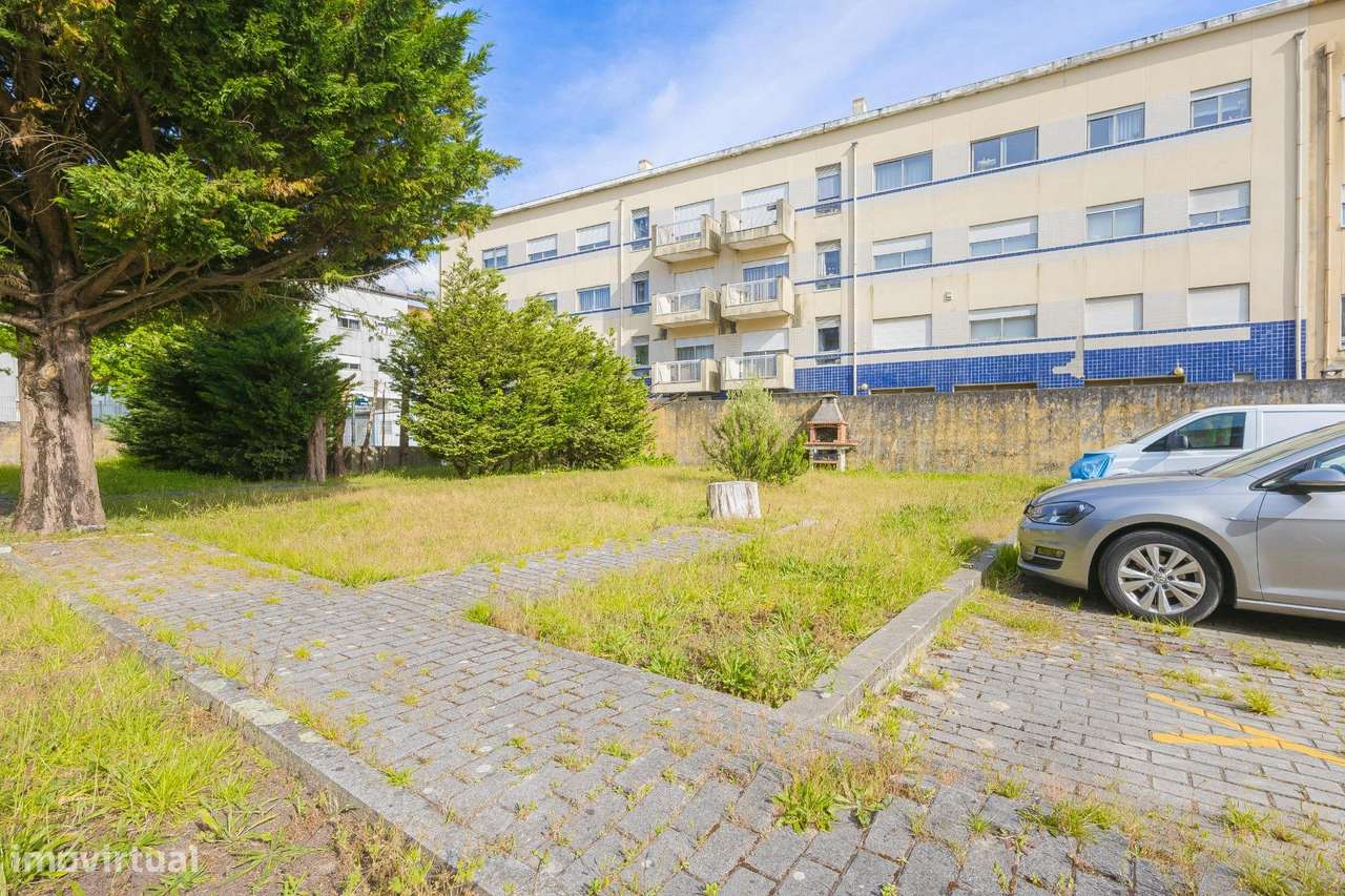 Apartamento T3 com Duas Garagens Fechadas em Águas Santas, Maia-37