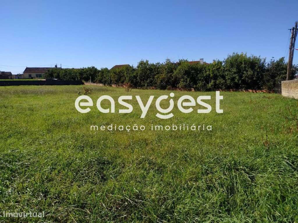 Terreno Rústico com capacidade construtiva em zona calma - Grande imagem: 2/3