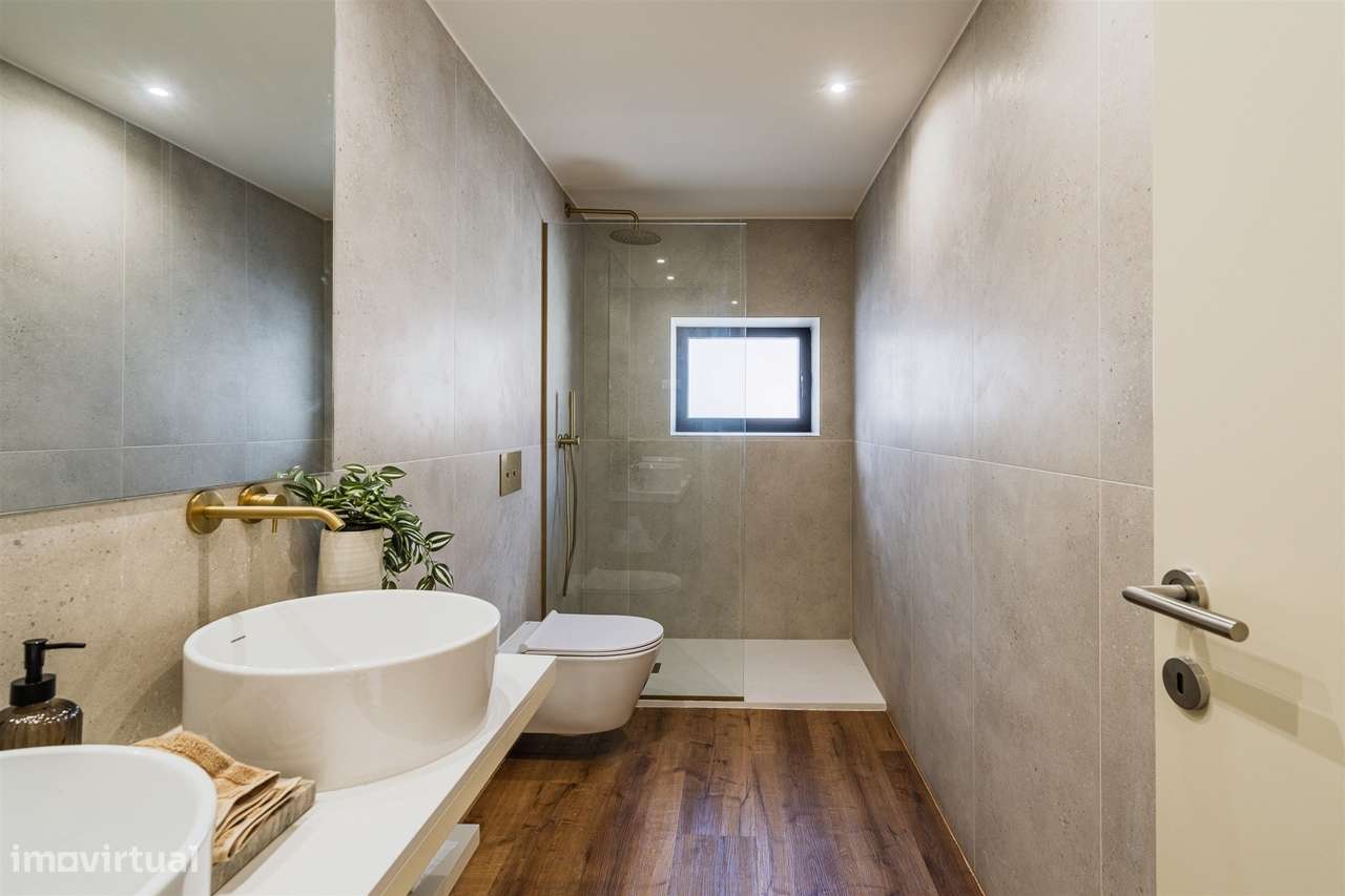 T1+2 | Remodelado e decorado com Jardim | Metro Campo 24 de Agosto | P-43