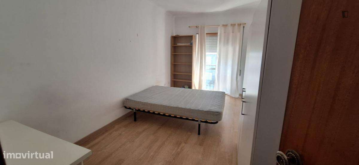 Quarto - localizado em Caparica Lisbon - Grande imagem: 5/10