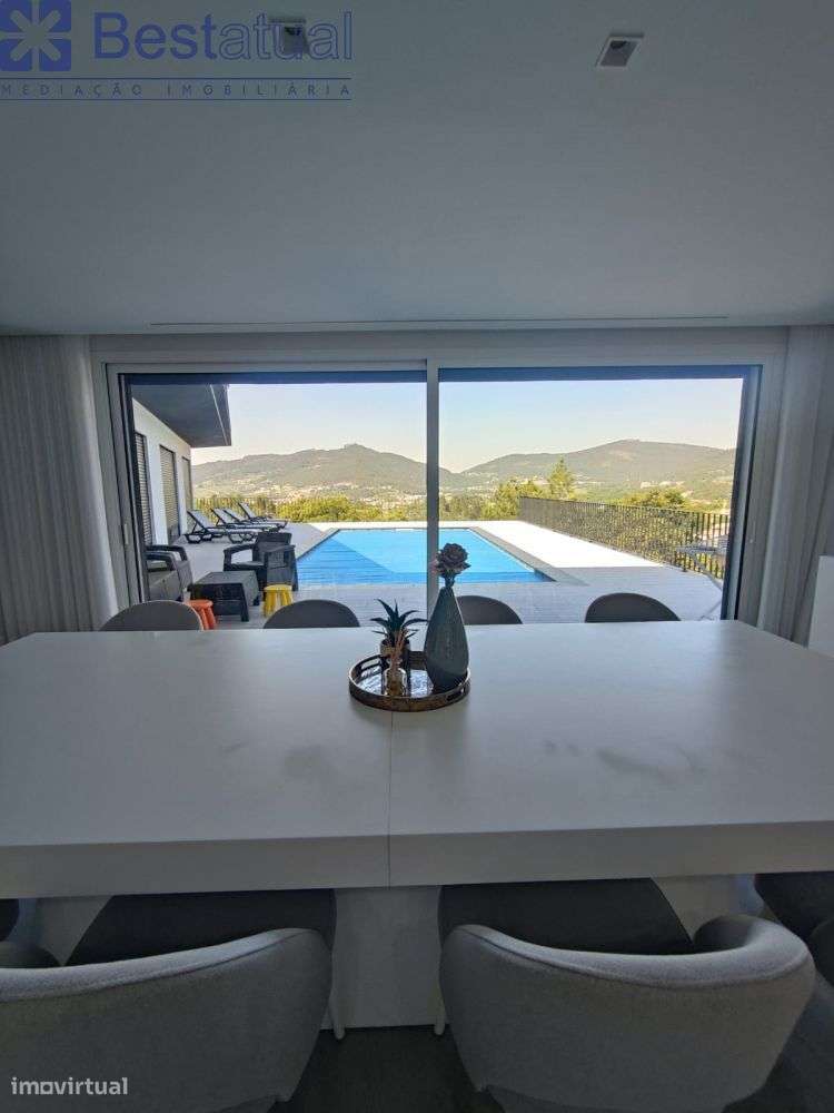 Moradia T 3 -4 frentes- de Luxo c/Piscina - Sande São Lourenço-23