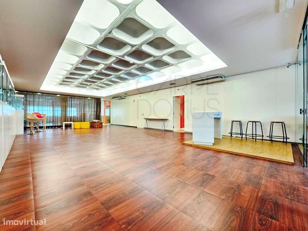 Espaçoso e funcional escritório com 600m2, em Carnaxide, Oeiras-14