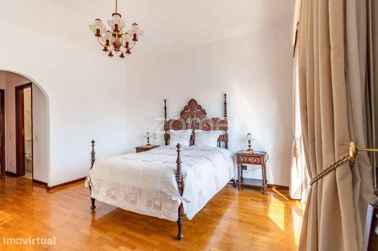 Moradia T4 c/ Loja Comercial - Grande imagem: 4/60