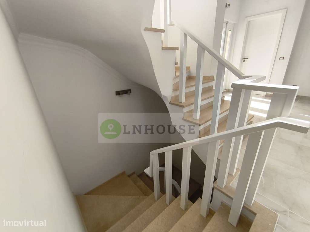 Moradia T4 com piscina e garagem - Castro Marim-42