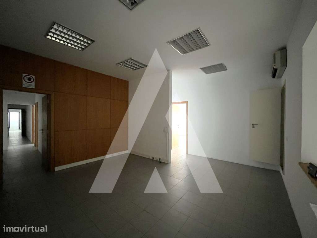 Edifício composto por Lojas e Escritórios no centro Histórico de Év...-6