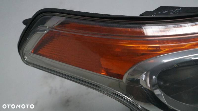 LAMPA PRZEDNIA PRAWA CITROEN C3 PICASSO 2010 - 2