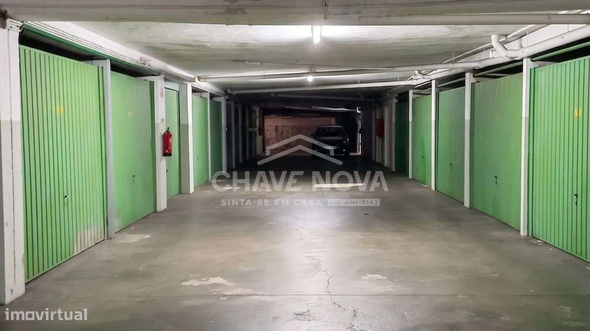 Apartamento T3 c/garagem Box em Valadares-34