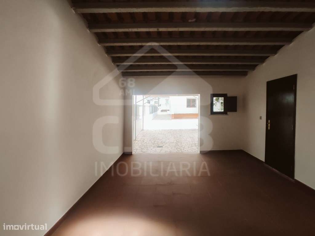 Moradia à Venda em Coruche - Valor Negociável-28