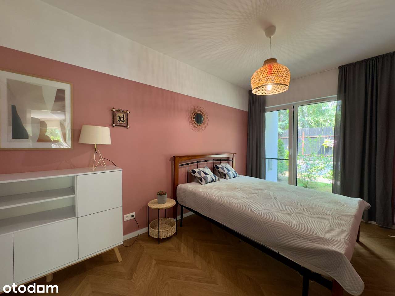 | Apartament z ogrodem i tarasem | Garaż + 2 miejsca | Zieleń i cisza-8