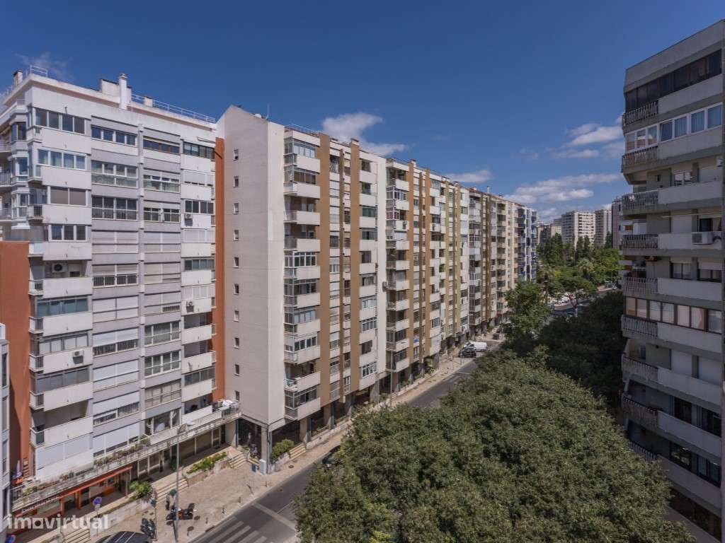 Excelente Apartamento T4 em MIraflores-37
