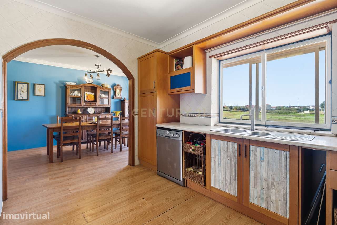 Moradia T3 com piscina e vista campo em Localização Privilegiada-13