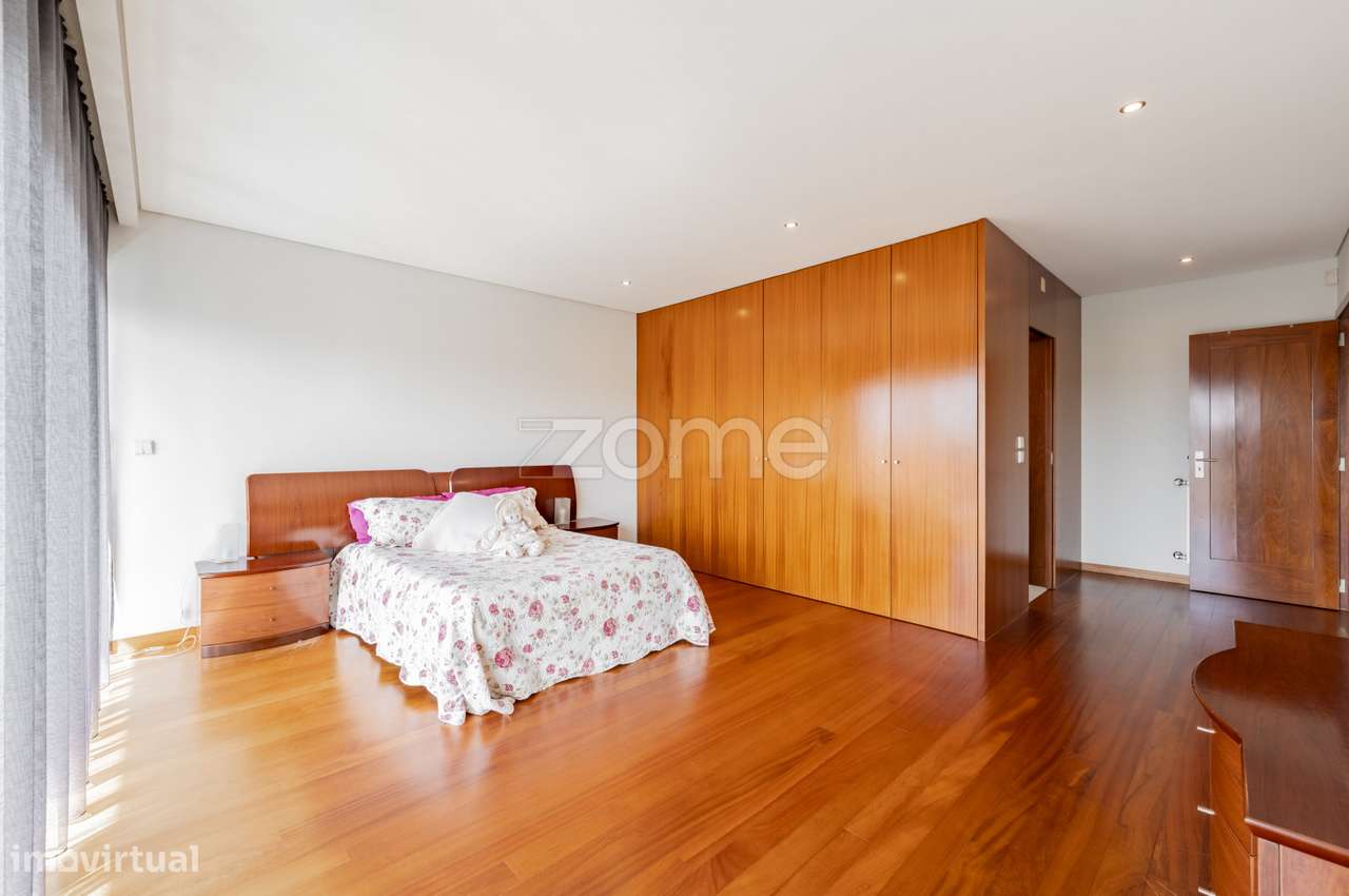 Moradia T5 com Piscina, 4 Suites e Garagem para 4 Carros em Esposende-50