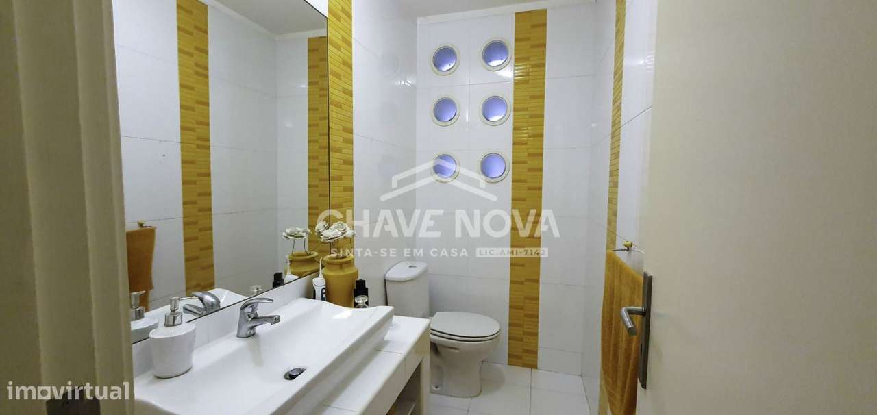 Moradia Bi-Familiar T4 + T2 com Potencial de Rendimento em Ramalde ...-7