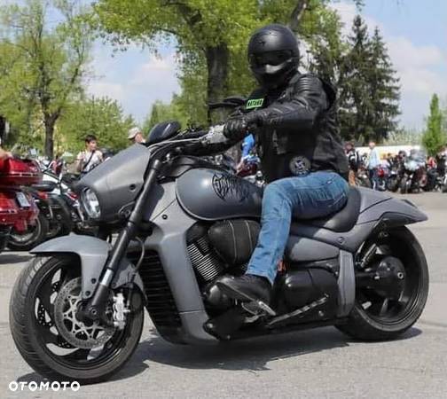 Suzuki Boulevard - 2