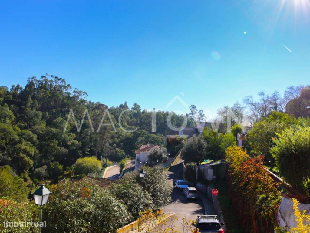 Viva no Centro Histórico numa Moradia Cheia de Caráter-19