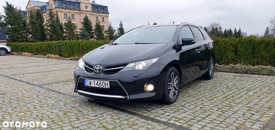 Toyota Auris 1.6 Premium - 1