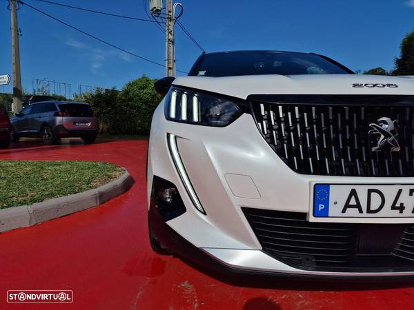 Peugeot 2008 1.2 PureTech GT Line EAT8 - 3