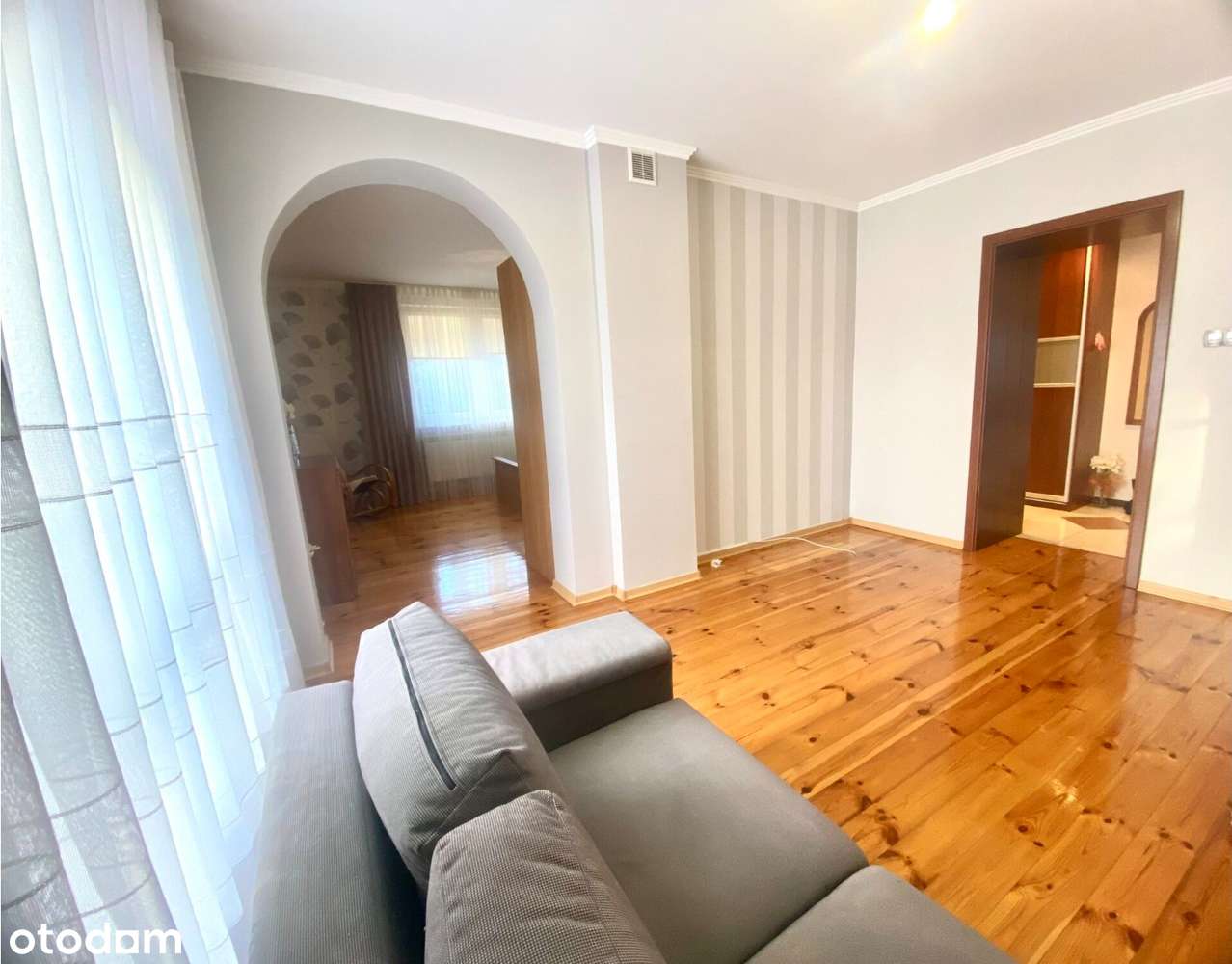 Dom- dwa niezależne pięta/2 x garaż/działka 1400m²-6