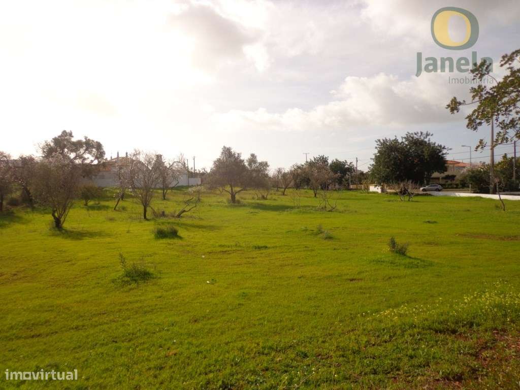 Terreno perto de Vilamoura - Excelentes acessos e com infraestruturas. - Grande imagem: 3/4