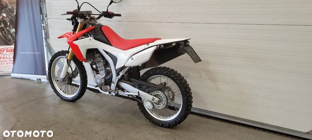 Honda CRF - 8