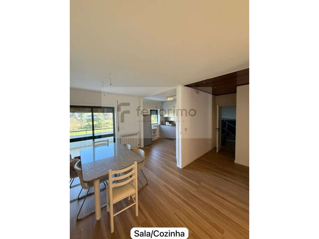 Moradia Geminada T3 com Vista Deslumbrante sobre Guimarães-4