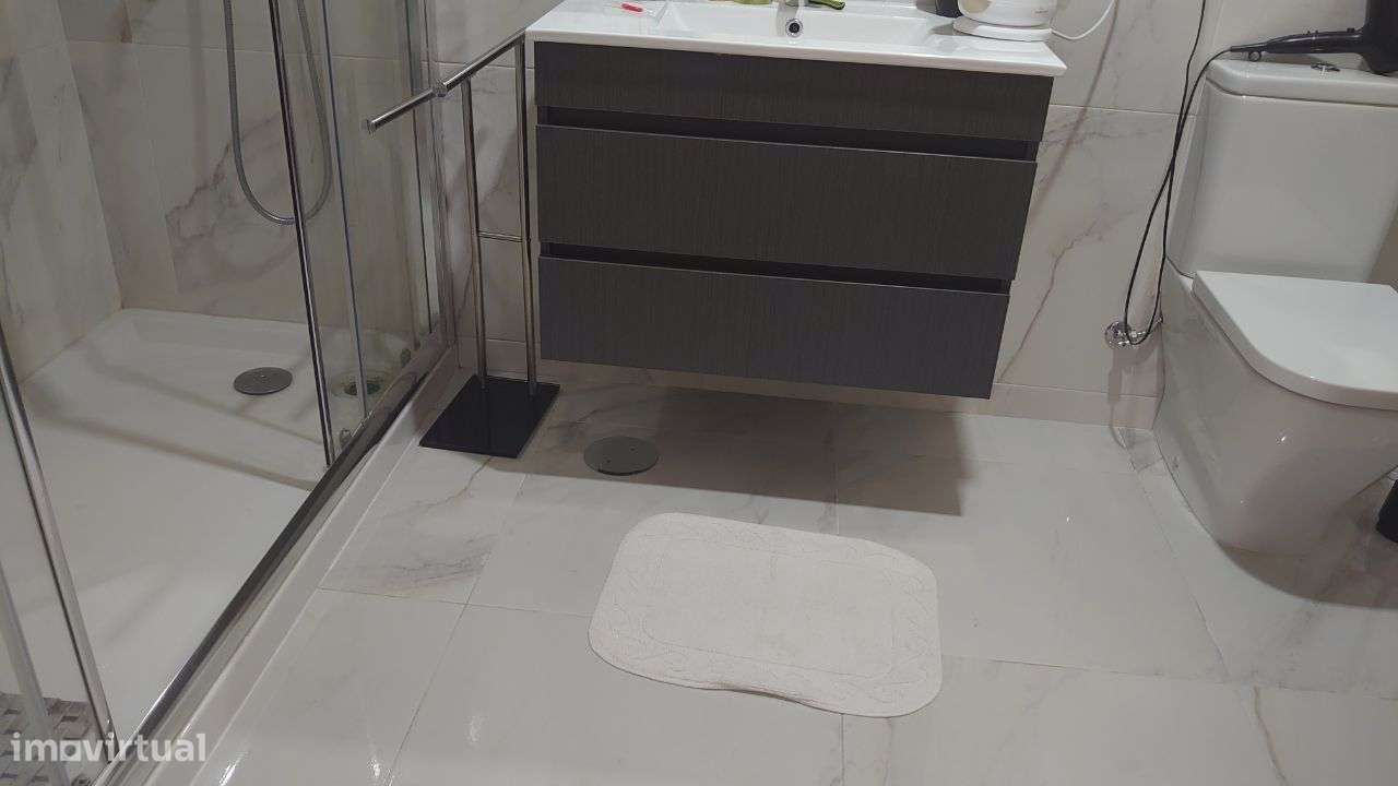 Vendo Apartamento T2 Semi-Novo Excelentes Áreas Centro Póvoa de Varzim-17