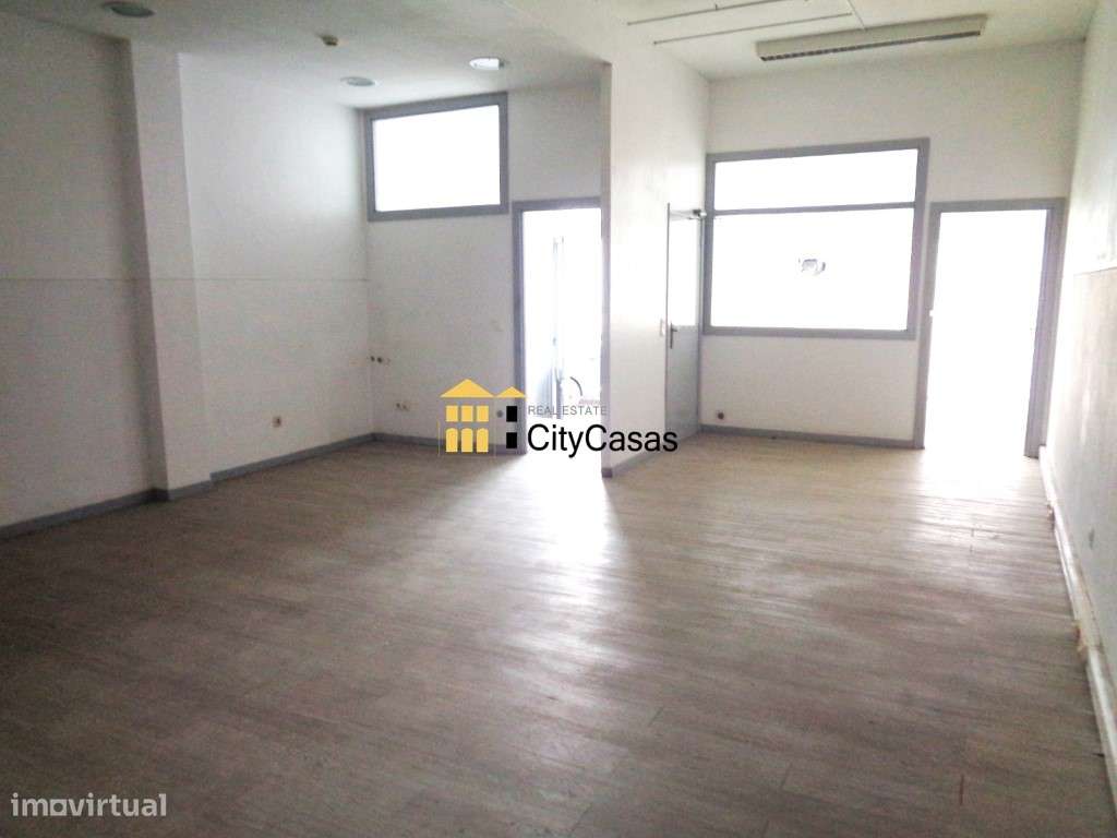 Loja c/ Terraço e 2 Frentes | Paranhos-12